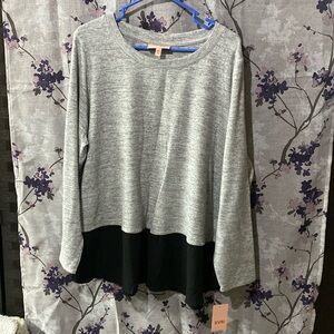 Cute lightweight long sleeve top.